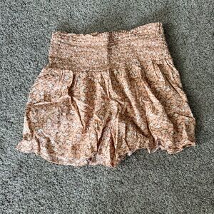 Aerie Women's Shorts in Peach and White